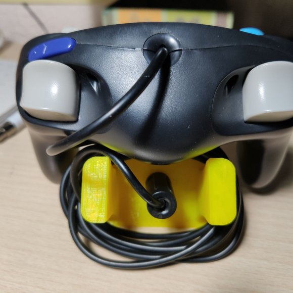 Nintendo GameCube Controller Stand with Engraved Logo 12 Colors - Picture 4 of 14